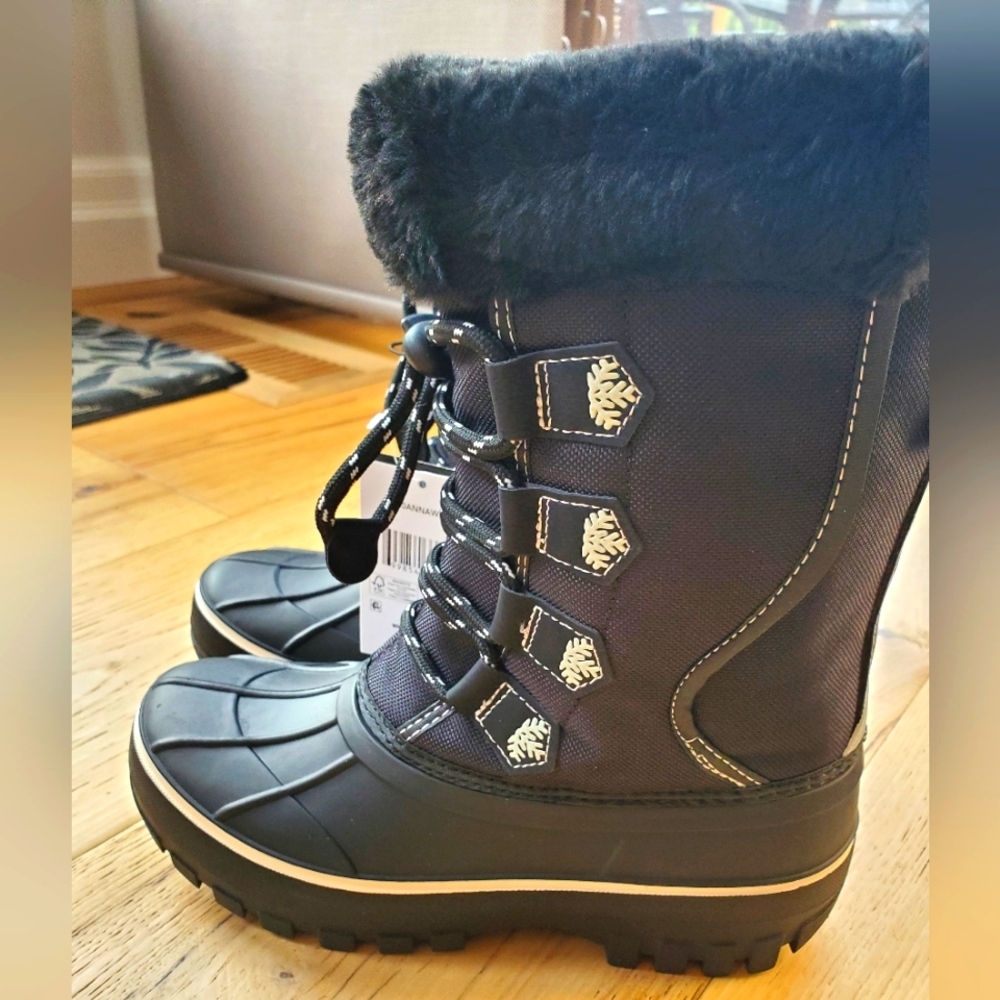 Nwt size 2 Thinsulate winter boots